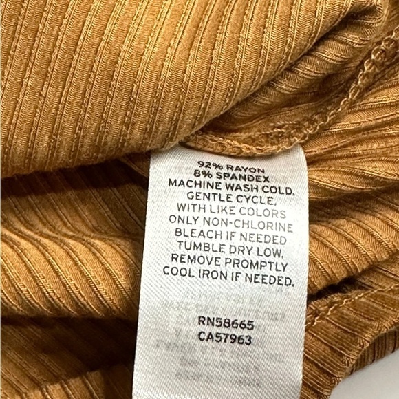 BP Long Sleeve Ribbed Crop Top Size M - Picture 4 of 4